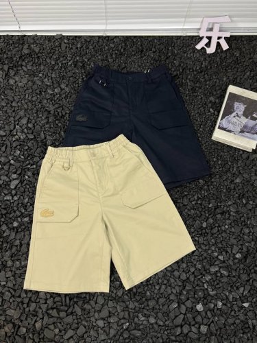 lacoste法国鳄鱼夏季潮流宽松休闲商务休闲纯色时尚百搭短裤五分裤 男女同款 夏天来了，你是不是还在为找不到一条既舒适又时尚的短裤而烦恼？Lacoste法国鳄