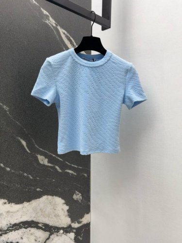 aw 25Ss 早春新品气质女团风修身短袖上衣 S曲线版型上身显瘦绝绝子 百搭不挑人 对各种身材都很友好显出比例线条 穿搭时髦感十足 基础简单好搭配属于经典耐看