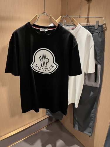 moncler蒙家 2025春夏最新男女同款贸易订单短袖T恤，全品相！！网红款！采用Logo图案压胶设计！上身舒适透气，不僵硬，整体有着丰富的立体感，品质出口订