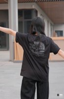 2款北面The North Face 背面字母Logo印花透气舒适短袖T恤 男女同款 码数Mlxlxxl 黑色，白色