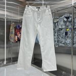 Lv 路易 25新品 后口袋字母Logo牛仔裤！特定最新品牌皮标 重磅单品~私渠稀有臻品 客供五金辅料 进口客供定织牛仔棉布面料,时尚又个性 超级百搭好看的一款