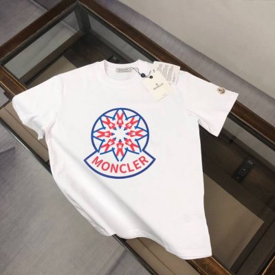 Mon*Cler 蒙口 2025最新款情侣款品牌Logo印花图案圆领短袖 情侣T恤～～ 春夏新品 高品质 时尚百搭潮款 定制进口面料 ！穿着舒适 透气 时尚不失
