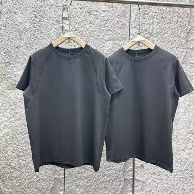on昂跑 Trek-T 男款户外T恤，户外面料，四面弹速干，超弹力，厚度适中 偏厚 ，露家专用，顶级面料，明线缝制，市面最高版本，比货失败你骂我！ 单黑色 S肩