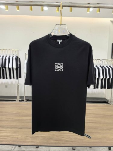新品 Loewe 男士时装款圆领短袖T恤，贸易公司洋行货，高级限定款，25年春夏新品，明星级人气单品！ 客供埃及进口顶级面料，甄选尼罗河区域光照极好的上等棉花原