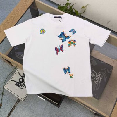 上新 款号 Kl5068 高版本 2025新款Louis Vuitton路易威登Lv刺绣炫彩蝴蝶图案Logo绣花休闲情侣宽松短袖T恤 独一无二的活性环保面料染色