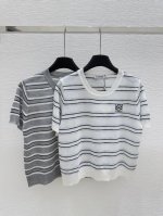 lo家 早春新款 圆领条纹针织短袖 颜色：白色 灰色 尺码：36.38.40