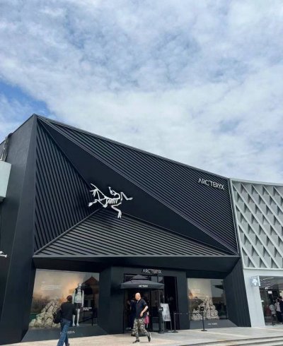 超值好货！ 夏季首选自留款送礼款 高品质Arctery始祖鸟 三色休闲男女舒适百搭 棉质短袖T恤上衣 客供定制子有机棉手感柔软细腻亲肤 领口采用有机跟缸螺纹无色