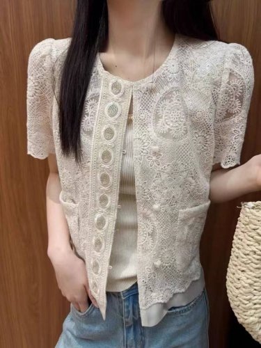 上衣 法式高级感蕾丝镂空拼接衬衫女2025夏季新款国风宽松显瘦防晒T恤 面料：蕾丝 Smlxl M码胸围92肩宽33衣长53 每个码胸围平铺腰围相差，衣长肩宽相