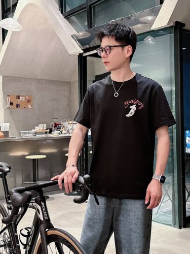 burberry巴宝莉独家专供新款原单男士休闲短袖 高端定制 高版本 时尚百搭爆款进口面料 手感超柔软细腻 穿着亲肤舒适 高端精品 代工厂P精细做工 上身非常赞