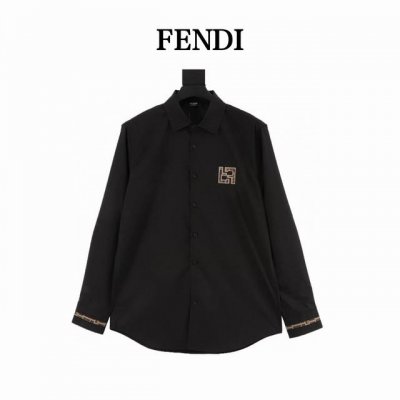 fendi 芬迪 Ff刺绣休闲长袖衬衫 版型简约利落 采用进口棉质面料 品质与舒适性凸显 款式简约又不显单调 既有运动的功能性 又不缺乏时尚的休闲感 版型简约立