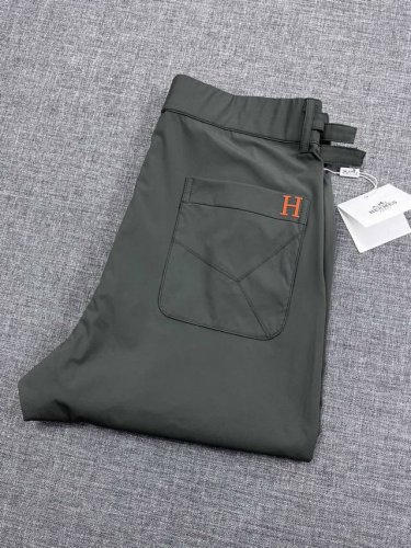 p250 H爱马仕男士休闲裤，香港洋行渠道货，重磅高端品鉴心水产物，经典招牌人气单品！专柜主推常青系列，每一季的招牌单品，人气Top，塑造性极高的单品，兼容各种