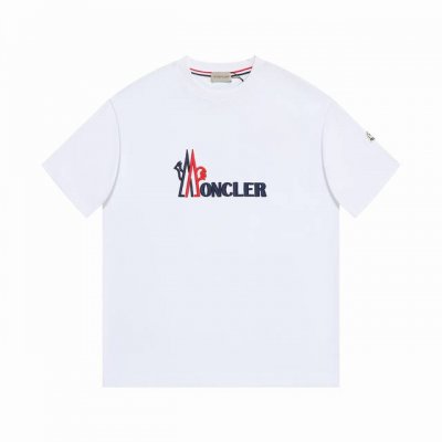 Moncler蒙家 2025春夏最新男女同款贸易订单短袖T恤，全品相！！网红款！采用Logo图案刺绣设计！上身舒适透气，不僵硬，整体有着丰富的立体感，品质出口订