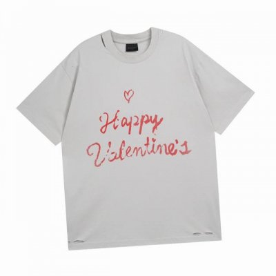 巴黎世家 Balenciaga 夏季新款 情人节限定直喷印花水洗做旧磨破圆领短袖T恤，前面后面英文直喷印花 面料采用定织定染全棉双纱。克重280克，布面干净.布