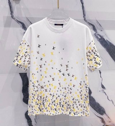 高品质 louis Vuitton 路易威登小字母满花T恤 25Ss春夏新品 满身直喷Logo字母 颜色醒目 采用环保染料 无甲醛 对身体无危害 采用32支26