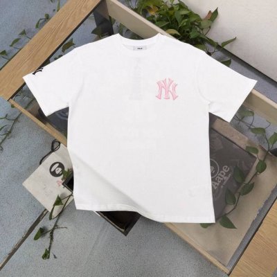 款号：Yy929 高版本 2025新款Mlb洋基队Ny经典刺绣小标Logo卡通图案印花休闲情侣短袖T恤，选用了260克双纱爽滑棉面料制作而成。精细的做工和清晰的