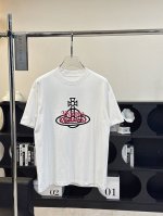 薇薇儿 2025春夏新款首发专柜最新款短袖圆领T恤 高端订制 设计前卫时尚！品牌Logo设计 高端定制面料.手感柔软.穿着舒适.专柜级别精致车线.做工精细.上身
