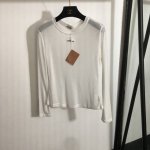 款号 6079 Miumi*新款 领标字母贴布 长袖薄款T恤打底衫 白色 蓝色 黑色 Sml M码 肩宽40 胸围80 袖长57 衣长55