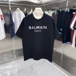 新款Balmain巴尔曼经典系列 印花短袖T恤明星穿搭款 -采用新疆长绒棉260～280克，面料颜色定制定染，不缩水不退色。手感舒服，质感超强潮男潮女必备经典落