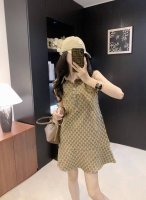 上新 gucc* 古驰 25Ss夏季新款Logo提花无袖背心娃娃连衣裙 上身百搭时尚 不挑人 气质减龄感十足 一秒的吸金强镜 绝绝子 颜色 卡其 尺码 Sml