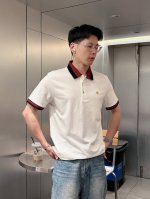 古奇 高端货商务 白领 单位人士必入单品！ 休闲商务翻领短袖，科技面料，体感非常棒，手感顺滑质感很棒！弹性好，无任何束缚感，面料自带透气网孔，吸湿排汗，速干保持