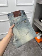 Dg 新款来袭2670新春爆款新品 专柜有售 实体店极品牛仔裤专柜原版1:1好货，适合各个年龄段。市场最高版本的欧洲进口面料。舒适柔软亲肤，上身效果超级棒时尚百