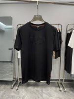 ez25Ss春夏新品男士高端简约圆领短袖T恤衫，香港洋行渠道货，纯正血统品质，经典王牌系列！ 胸前饰有经典品牌标识，以重磅刺绣体工艺精美呈现，属于灵魂式的存在，