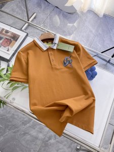 古驰25Ss新款春夏短袖翻领T恤polo，最高版本客供定制高端朱地面料简单时尚款，拼色螺纹超级好看！经典Logo简单大方的款式！满满的高级感，四季可穿。简欧风格