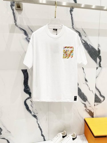 隔天到 Fendi 芬迪 260克圆领短袖T恤 Ff彩绣假口袋刺绣设计工艺标识 官方同步 高版本 高品质 时尚个性 百搭潮流 纯原品质 原版面料 吊牌 领标 水