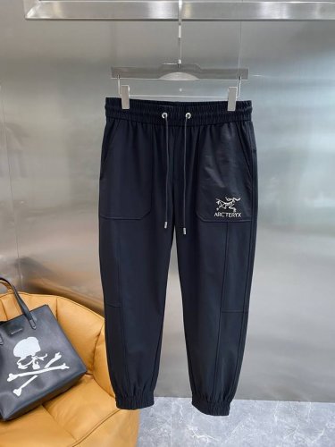 鸟家 高端定制 新款休闲裤精心设计、兼具舒适性和精致感的专属和系列，该系列包含舒适保暖、经典时尚一线 流线型裁剪实用百搭极具高端奢华感码数:M-3Xl 隔天