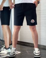 Moncle*25S夏季运动五分休闲短裤！男女同款！！！进口高端锦棉面料！手感舒适 非常细腻舒服透气.....标志性Logo 颜色搭配非常鲜明显眼！！拿到手你就