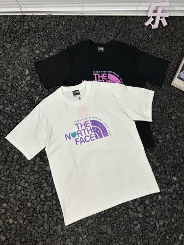 北面The North Face宽松休闲时尚百搭紫色印花Logo套头重磅圆领透气短袖T恤 男女同款 想要一件轻松穿出氛围感的宝藏T恤？北面The North F
