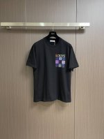 loewe 2025Ss春夏新款圆领短袖T恤 高端定制面料 手感柔软 穿着舒适 级别精致车线 做工精细 上身效果无敌帅气 尺码 Xs-L xs码肩宽48.5Cm