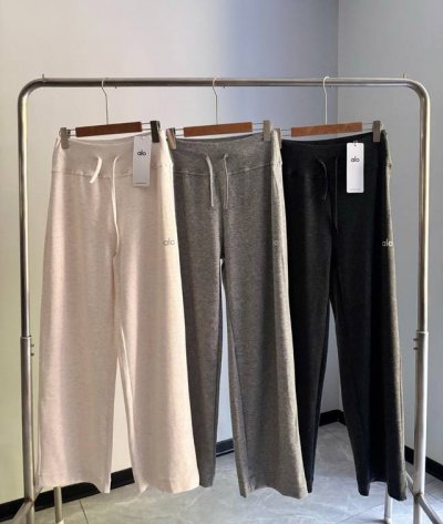爆款推荐原单供货海外出口Alo Yoga 25春夏 休闲宽松慵懒松弛垂感舒适阔腿瑜伽针织裤女 整条裤子顶顶好穿 软糯松弛感宽松阔腿裤美式辣妹抽绳宽边高腰拖地运动