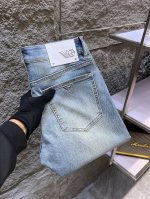 ARMANI阿玛尼 2025ss春夏新款男士牛仔裤 精选进口丹宁牛仔面料 重工环保洗水 手感柔和 兼备耐磨性 版型小直筒 微弹力显瘦修身，细节完美，五金辅料精选