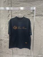 Lp 诺悠翩雅 来自意大利顶奢品牌 每一个款都经典，吸引眼球 这款短袖简约干净 春夏新款男士圆领短袖T恤 这款短袖采用了高品质的材料，经过精湛的工艺制作而成 面