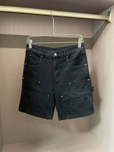 lv 专柜新品牛仔短裤 1:1打造 懂货的朋友赶紧入手，好货不多的 尺码30 32 34 36