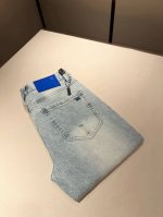 P260 Burber*Y巴*莉 2025早春新品男士高端休闲百搭牛仔裤！对于Bur粉丝来说，这样大气的经典设计足矣一眼种草，是今年Bur所有牛仔裤当中最帅的一