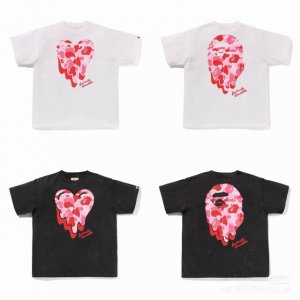 001060款A Bathing Ape Emotionally Unavailable 联名款 Ss25 迷彩猿人头心形字母印花袖口徽标短袖T恤 男女同款 码