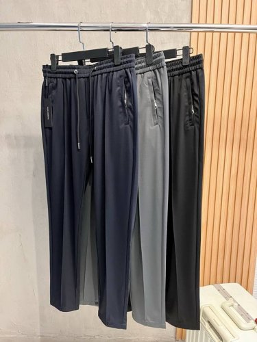 开春新品 开春新品 杜嘉班纳 Dg 夏天薄款透气休闲款 爆款来袭！纯色休闲裤，特供面料. 公务员 上班族 广谱人群均可.全套最新款吊牌 延用Milano经典主唛