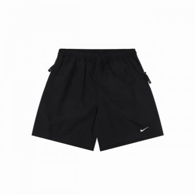 nike耐克夏季经典小勾子休闲运动宽松短裤 质感十足 简单的短裤细节非常复杂 上身的舒适性 透气性非常好 休闲 运动皆可 炎热夏季必备单品 Size:S-Xl