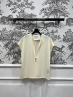 25春夏新款 V领无袖衬衣 低调又时髦 简约的翻领无袖衬衫 还原夏天该有的清爽感 休闲又时髦 无袖V领宽松版型 小宽松显瘦不挑人穿 优雅中带性感女人味 定制的钥