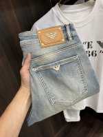 主推 P250 Armani 独家专供25S开春新款阿玛尼潮男时尚休闲牛仔裤，高端欧版原单裤子，潮流时尚休闲裤子 透气舒适度高，细节无可挑剔，品牌元素设计理念，
