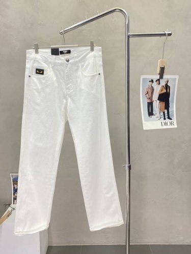 Fendi芬迪独家专供新款休闲牛仔裤 高端版本 专柜定制面料 透气舒适度高 细节无可挑剔 品牌元素设计理念 体现高品质 手感细腻柔软 呈现休闲裁剪 上身版型超赞