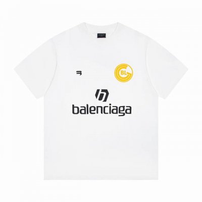 上新 款号:G947 balenciaga巴黎世家新款字母印花休闲圆领短袖T恤 小红书热门爆款 明星网红同款穿搭 1面料采用26支270克纯棉双纱面料 柔软亲肤