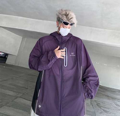 上新 Arc'teryx 始祖鸟夏季新款轻薄男女同款防晒服. 行走的“防晒伞”外套 夏季太阳下可以是防晒服，空调间可以是轻薄外套，一衣两穿 夏季刚需皮肤衣上线A