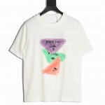 prada 普拉达 25Ss 彩绘Logo印花短袖T恤 采用进口田岛绣花机制作 辅料均开磨定制 正确配置 黑色2025普拉达正品包装 克定制定染爽滑珠地 版型大