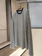 P300 码数：S-M-L 25Ss新款明星同款 采用亚麻混纺面料保证了良好的结构性！极致体现慵懒的感觉黑白条配色又是百搭的单品可搭万物！