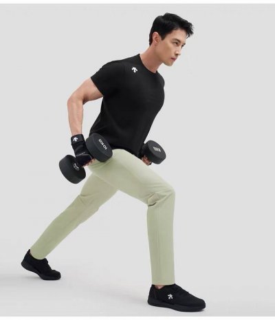 Descente迪桑特Training综训吸湿速干男子短袖压胶针织衫T恤 run系列 羽翼呼吸 男士速干运动短袖T恤3D空气引擎赋能极限运动表现盛夏热浪侵袭时