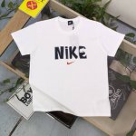 上新 款号：Tx001 新款Nike耐克钩子涂鸦字母图案Logo印花休闲情侣短袖T恤，轻奢高级，上身效果，绝绝子，采用220克纯棉面料，全套定制辅料，印花采用胶
