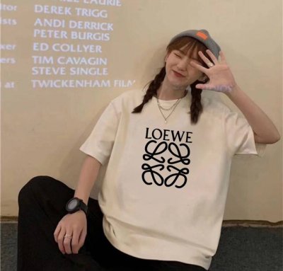loewe 罗意威圆领短袖半袖T恤 面料采用260克纯棉双纱食毛面料 双线二本针压线 久洗不变形 原版定制三标 高端进口印花 随意水洗 情侣可穿 男女同款 黑色